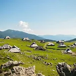 Apartament Peaceful Near Arboretum Volcji Potok Radomlje