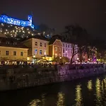 Peaceful Near Arboretum Volcji Potok Apartament Radomlje