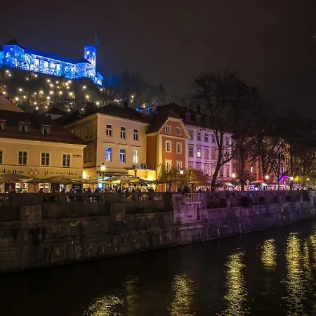Peaceful Near Arboretum Volcji Potok Apartmán Radomlje