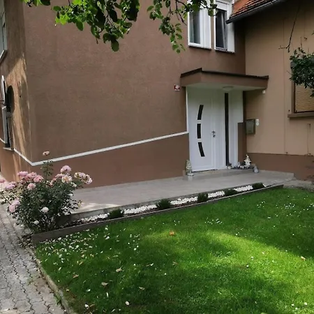 Peaceful Near Arboretum Volcji Potok Apartmán Radomlje