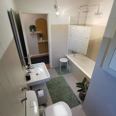 Peaceful Near Arboretum Volcji Potok Apartmán