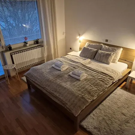 Peaceful Near Arboretum Volcji Potok Apartmán *