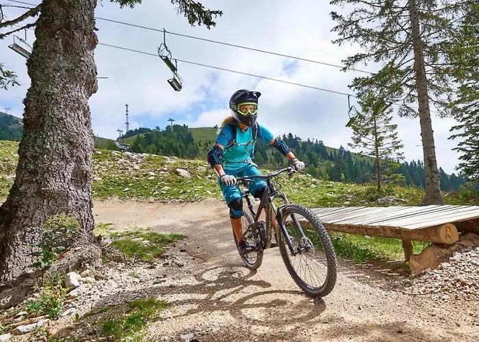 Peaceful Near Arboretum Volcji Potok Appartement Radomlje