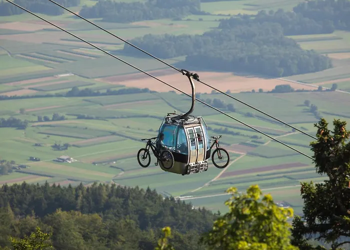 Peaceful Near Arboretum Volcji Potok Appartement