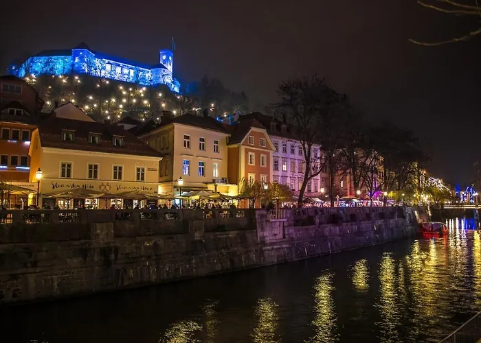 Peaceful Near Arboretum Volcji Potok 아파트 Radomlje