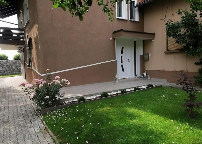 Peaceful Near Arboretum Volcji Potok 아파트 Radomlje